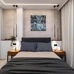 P Deluxe Suites 9